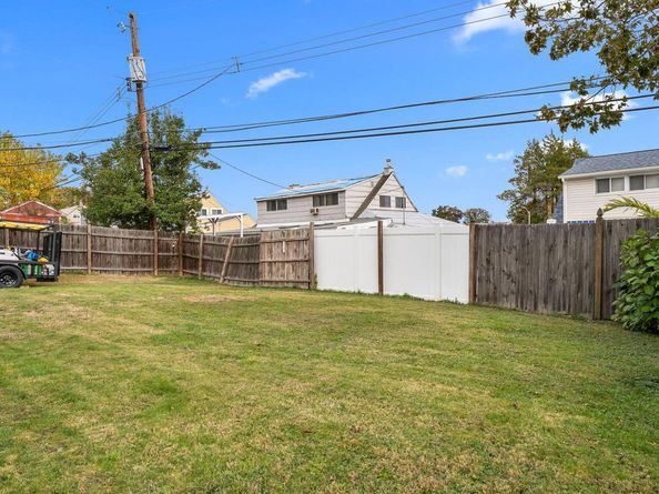 14 High Road, Levittown PA 19056