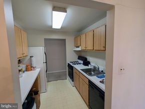 15 Canterbury Square 202, Alexandria VA 22304