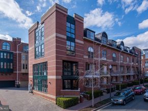 1662 N Quinn Street N, Arlington VA 22209