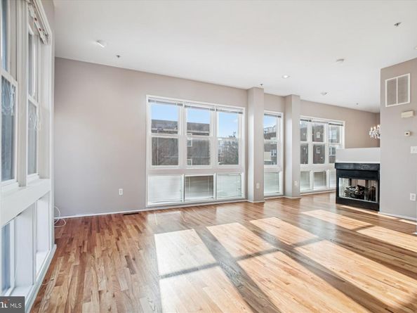 1662 N Quinn Street N, Arlington VA 22209