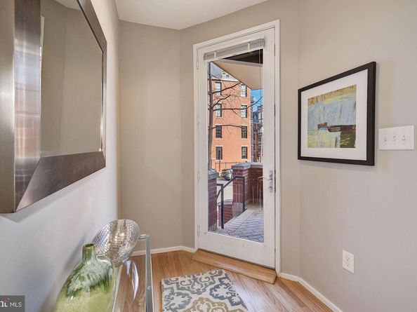 1662 N Quinn Street N, Arlington VA 22209