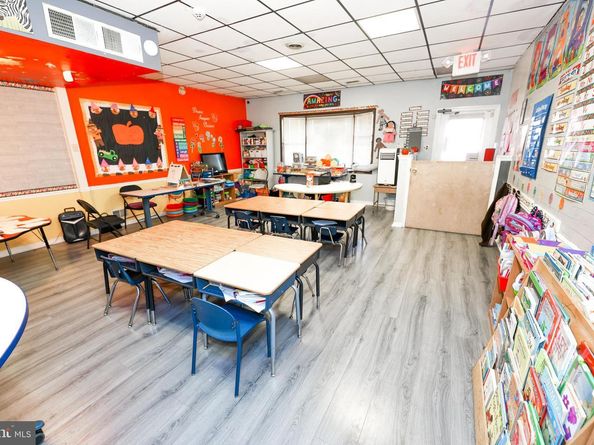 232 Long Lane, Upper Darby PA 19082