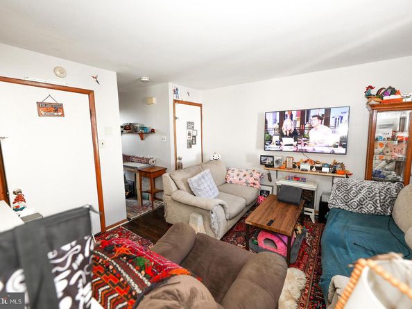 232 Long Lane, Upper Darby PA 19082