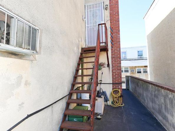 232 Long Lane, Upper Darby PA 19082