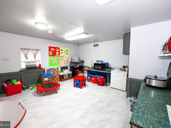 232 Long Lane, Upper Darby PA 19082