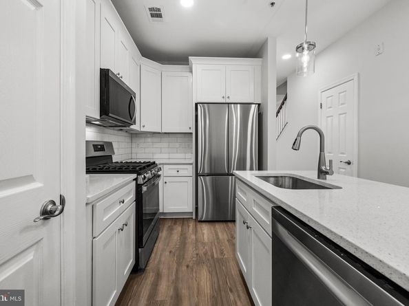 2665 Manhattan Place 109, Vienna VA 22180