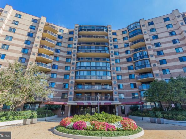 8360 Greensboro Drive 207, Mclean VA 22102