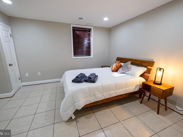 908 13TH Street NE, Washington DC 20002