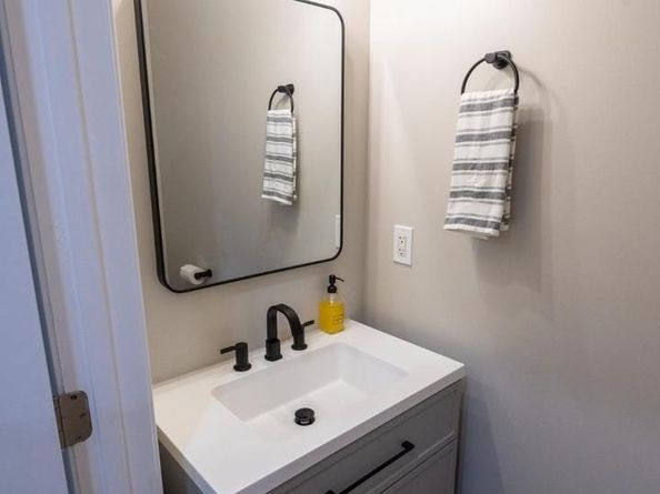 908 13TH Street NE, Washington DC 20002