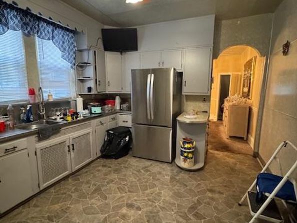 1137 W Wyoming Avenue, Philadelphia PA 19140