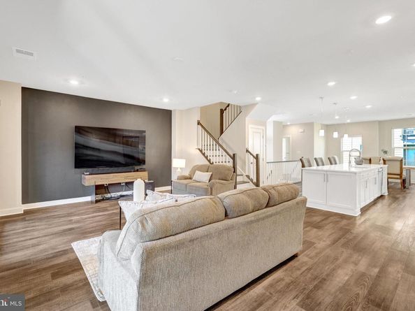 2334 Water Promenade Avenue 2H, Herndon VA 20171