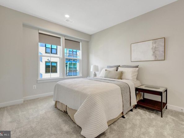 2334 Water Promenade Avenue 2H, Herndon VA 20171