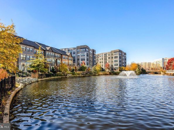 2334 Water Promenade Avenue 2H, Herndon VA 20171