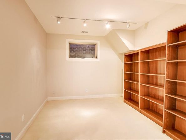 7806 Fox Gate Court, Bethesda MD 20817