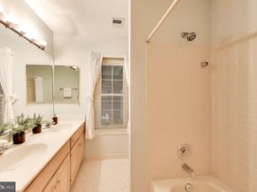 7806 Fox Gate Court, Bethesda MD 20817