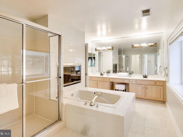 7806 Fox Gate Court, Bethesda MD 20817