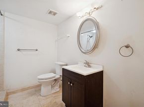 200 Lombard Street GU11, Philadelphia PA 19147