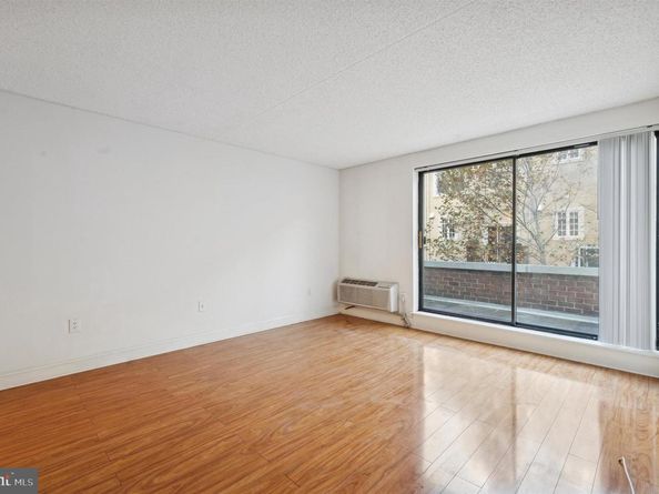 200 Lombard Street GU11, Philadelphia PA 19147