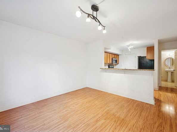 200 Lombard Street GU11, Philadelphia PA 19147