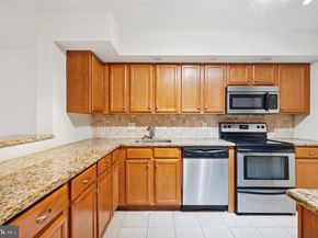 200 Lombard Street GU11, Philadelphia PA 19147