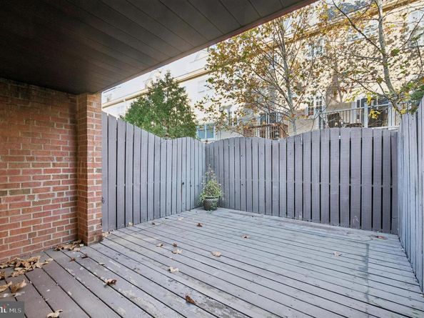 200 Lombard Street GU11, Philadelphia PA 19147