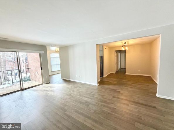 3322 Woodburn Village Drive 13, Annandale VA 22003