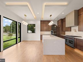 1111 Lakewood Drive SW, Vienna VA 22180