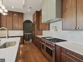 1111 Lakewood Drive SW, Vienna VA 22180