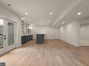 1111 Lakewood Drive SW, Vienna VA 22180