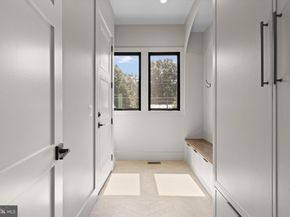 1111 Lakewood Drive SW, Vienna VA 22180