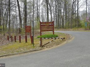 8112 Accotink Drive, Annandale VA 22003