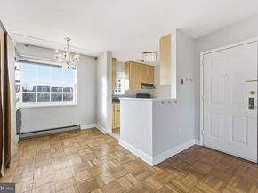 1718 W Abingdon Drive 301, Alexandria VA 22314