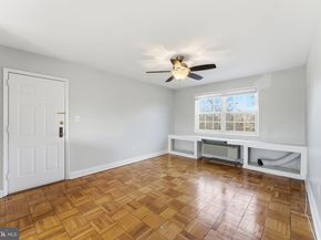 1718 W Abingdon Drive 301, Alexandria VA 22314