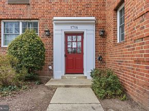 1718 W Abingdon Drive 301, Alexandria VA 22314