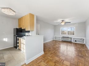 1718 W Abingdon Drive 301, Alexandria VA 22314