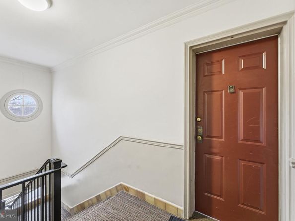 1718 W Abingdon Drive 301, Alexandria VA 22314