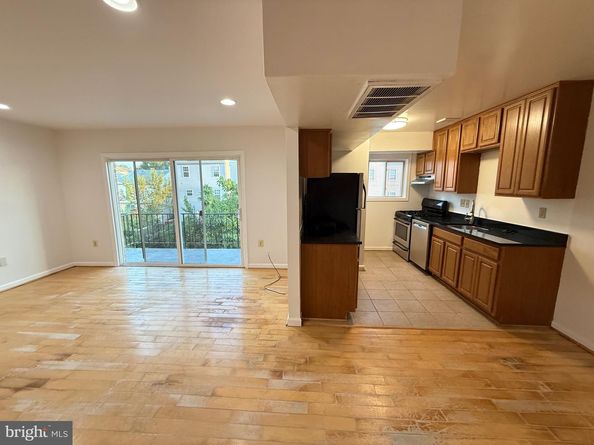 5009 D Street SE 303, Washington DC 20019