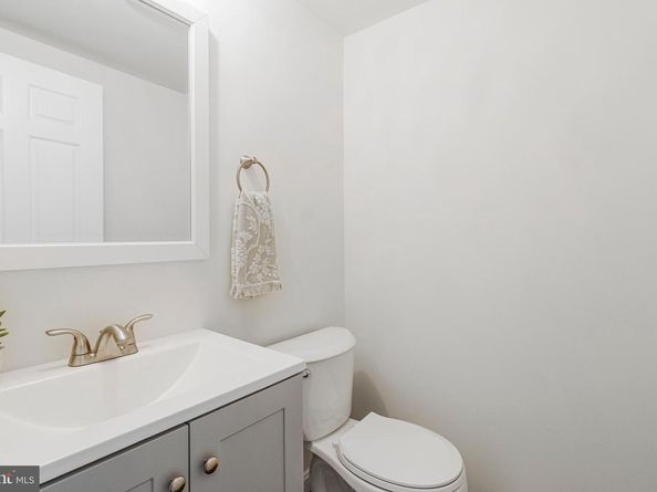 6739 Fairfax Road 7, Chevy Chase MD 20815