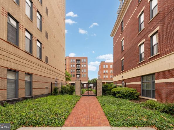 525 N Fayette Street 119, Alexandria VA 22314