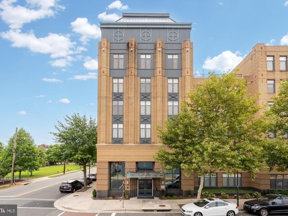 525 N Fayette Street 119, Alexandria VA 22314