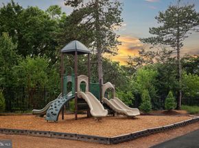2180 Glacier Road, Herndon VA 20170