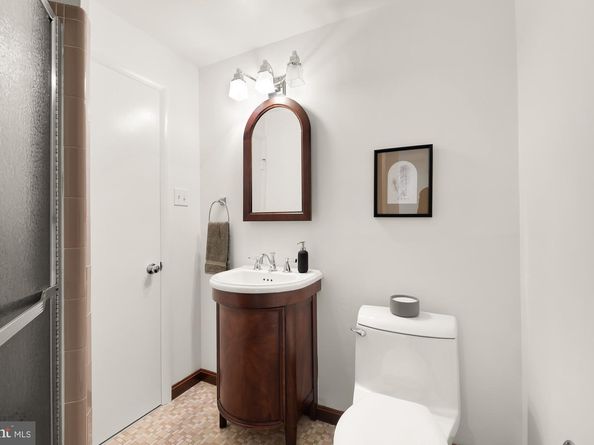 9213 Friars Road, Bethesda MD 20817