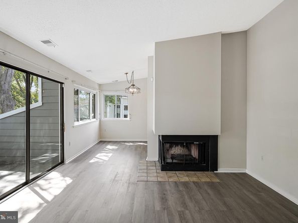 1964 Villaridge Drive, Reston VA 20191