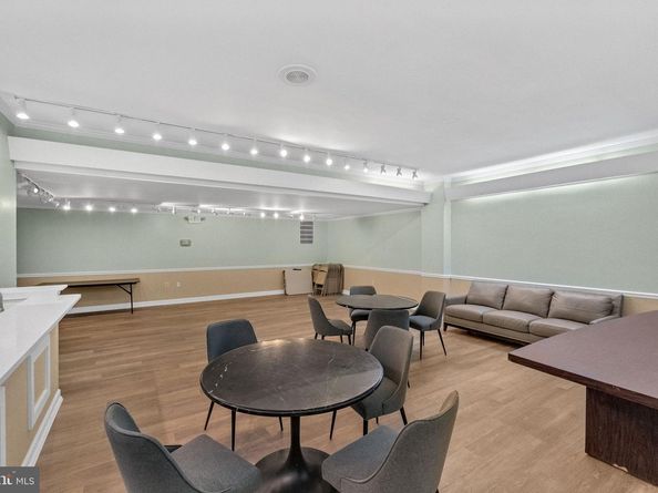 5340 Holmes Run Parkway 802, Alexandria VA 22304