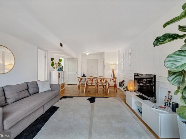 5340 Holmes Run Parkway 802, Alexandria VA 22304