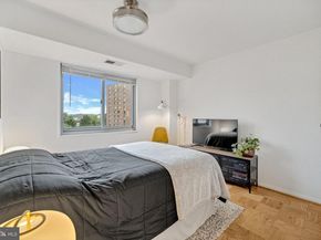 5340 Holmes Run Parkway 802, Alexandria VA 22304