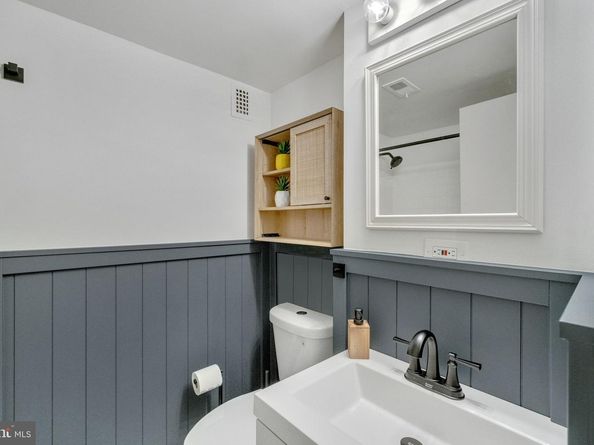 5340 Holmes Run Parkway 802, Alexandria VA 22304