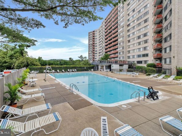 5340 Holmes Run Parkway 802, Alexandria VA 22304