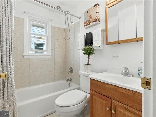 2012 S Lincoln Street, Arlington VA 22204