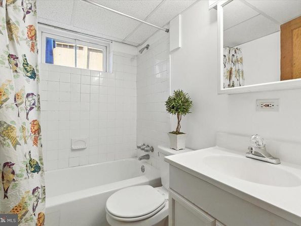 2012 S Lincoln Street, Arlington VA 22204